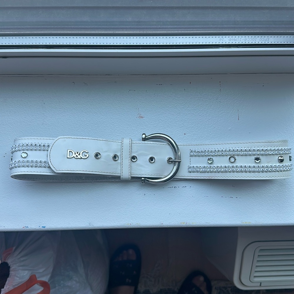 D&G White leather belt, with crystals